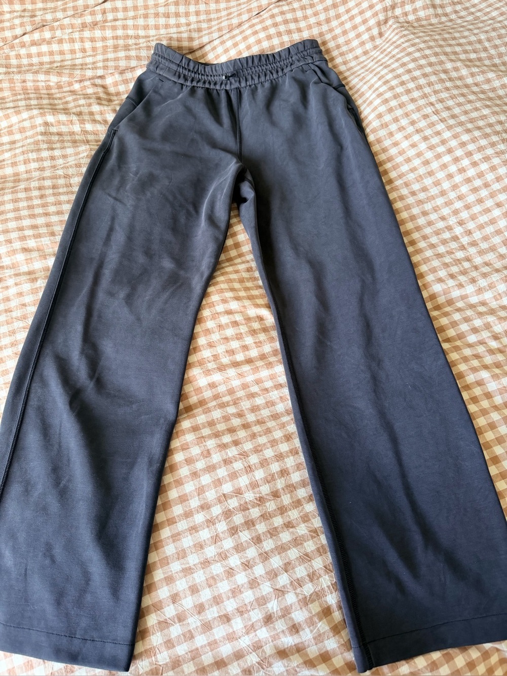 Lululemon Soft Steam Pants - size 6P Black